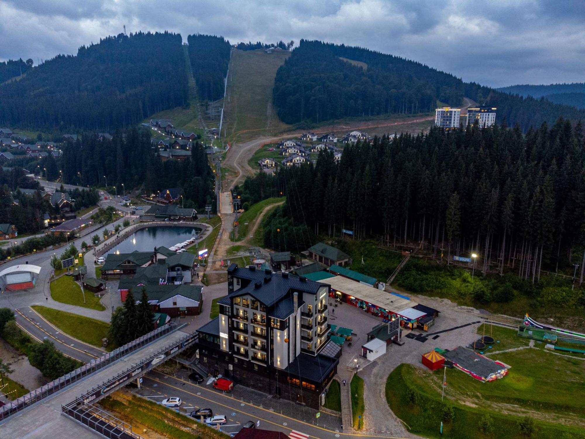 Shelter Apart Hotel Bukovel Exterior photo